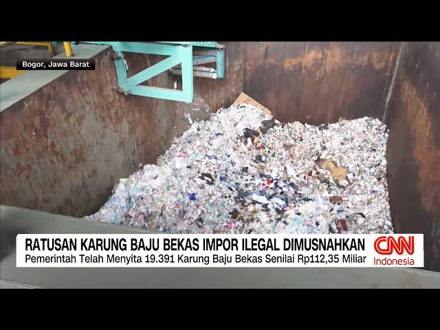 Youtube Thumnail image of : Ratusan Karung Baju Bekas Impor Ilegal Dimusnahkan