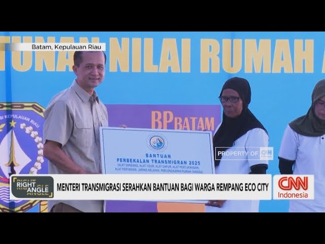 Youtube Thumnail image of : Menteri Transmigrasi Serahkan Bantuan Bagi Warga Rempang Eco City - Right Angle
