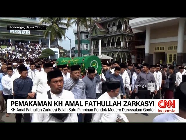 Youtube Thumnail image of : Pemakaman Pimpinan Ponpes Gontor Dihadiri Ribuan Warga